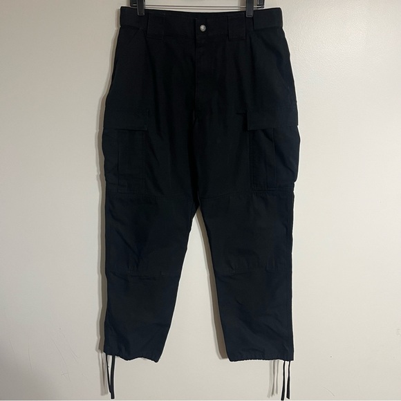 Men’s 5.11 Tactical Cargo Pants Adjustable Ankle Size Large Regular Inseam Black - Picture 1 of 11